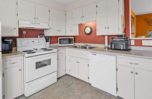 Fernwood House | The Little Beach Getway