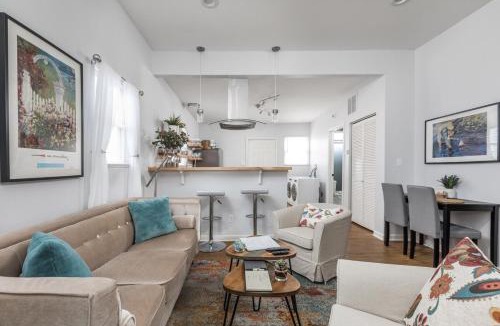 Fountain Square House | The Little Blue Cottage in Fountain Square-Family Friendly