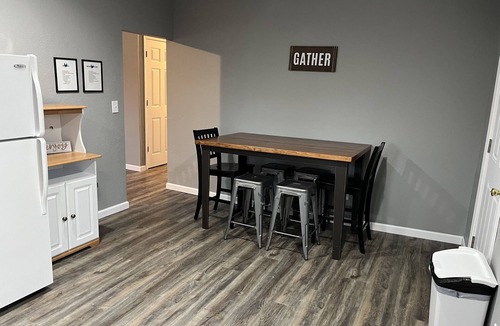 Van Buren Cottage | The Little Blue on 123 E Pine Street