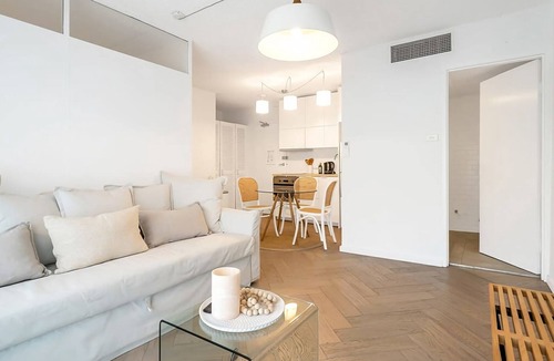 Bondi Junction Apartment | The Little Bondi Base