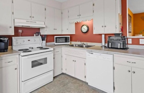 Fernwood House | The Little Beach Getaway