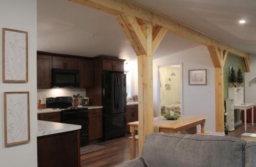 Silver Creek House | The Little Cabin on Old Main Rd