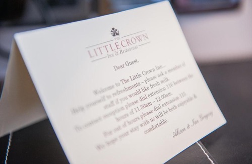 Cwm Frwd Oer Hotel | The Little Crown Inn