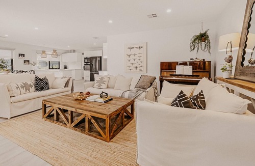 Safety Beach House | The Little Distillery - Beachside Pool Retreat