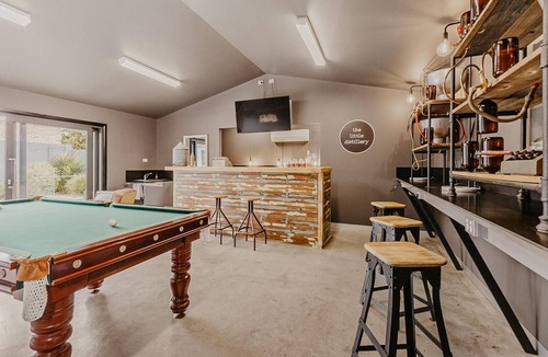 Safety Beach House | The Little Distillery - Beachside Pool Retreat