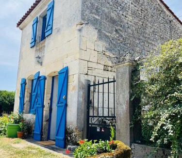 Saint-Simon-de-Bordes House | The Little House