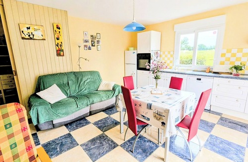 Annoville House | The little blue house