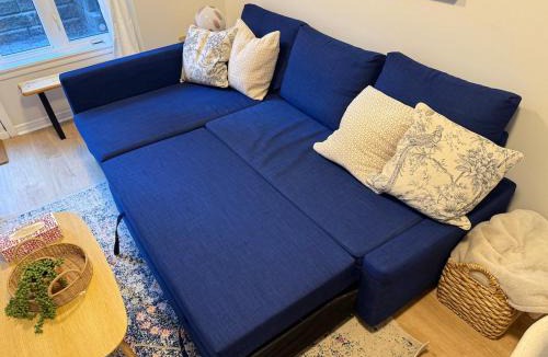 King West Village Apartment | The Little Gallery Suite, Cozy Living in the Core