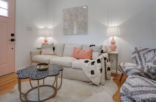 Downtown Cottage | The Little Gem 💕- Walking Distance to Downtown Raleigh