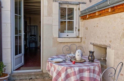 Montresor House | The little house in the heart of the village