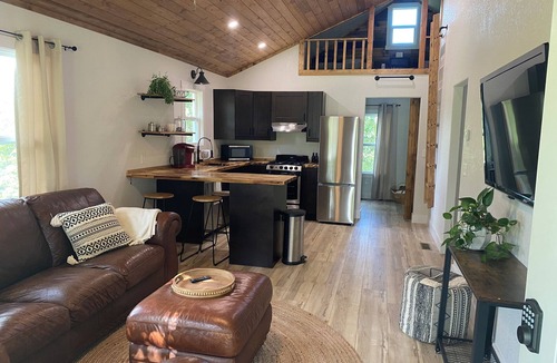 Yellville House | The Little House on Broadway