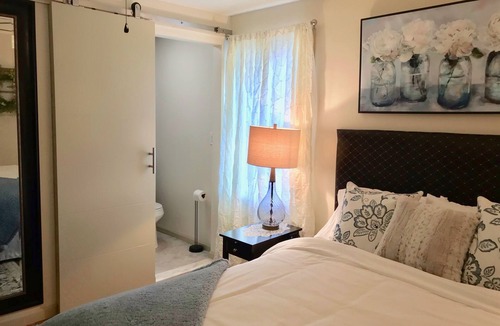 Niagara Falls House | The Little Italy of Niagara Falls Bed & Breakfast