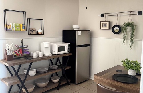 Santa Rosa Apartment | The Little Layover, charming studio apt in Santa Rosa located near Blue Hole!