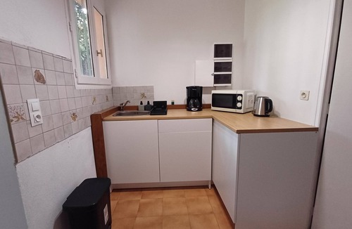 Les 3 Ponts Bed & Breakfast | The little Nîmes House