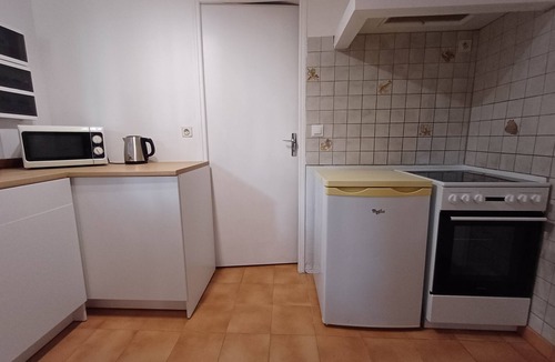Les 3 Ponts Bed & Breakfast | The little Nîmes House
