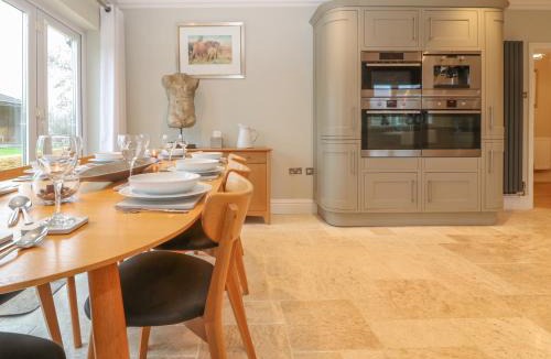 Malmesbury House | The Little Paddock