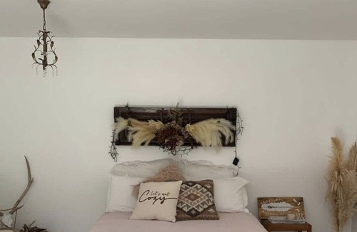 Onaero Cabin | The Little Prairie