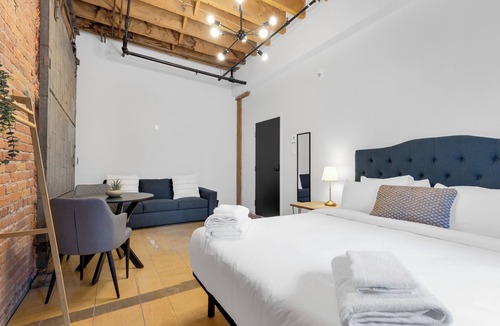 Cite Multimedia Hostel | The Little Prince Rooms-Old Montreal