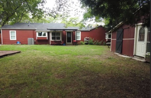 Grapevine House | The Little Red House