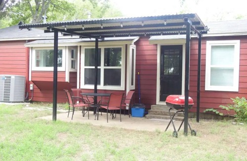 Grapevine House | The Little Red House