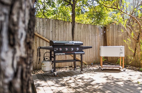 Zilker Cottage | The Little Retreat on Kinney