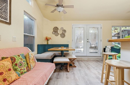 Zilker Cottage | The Little Retreat on Kinney