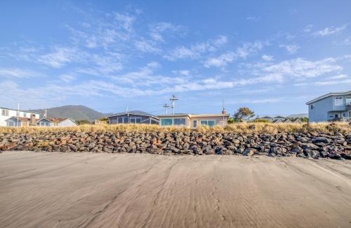 Rockaway Beach House | The Little Sand Castle - Meredith Lodging