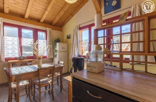 Bramans House | THE LITTLE SONG THRUSH