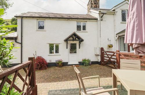 Llanferres House | The Little White Cottage