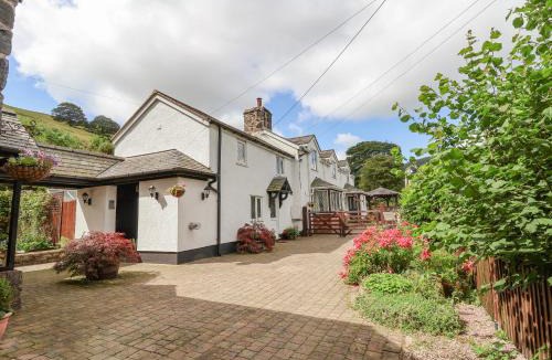 Llanferres House | The Little White Cottage