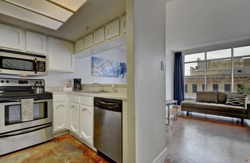 Downtown Austin Apartment | The Littlefields by Lodgewell | Chic Loft | A2
