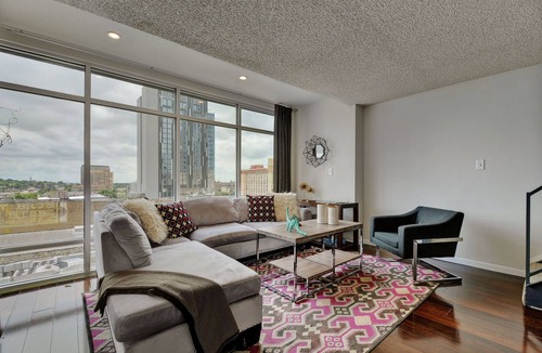 Warehouse District Apartment | The Littlefields by Lodgewell - Stylish Downtown Loft