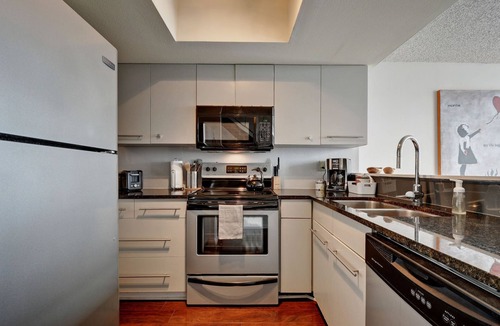 Warehouse District Apartment | The Littlefields by Lodgewell - Stylish Downtown Loft
