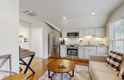 Germantown Apartment | The Livery on 5th, Unit B