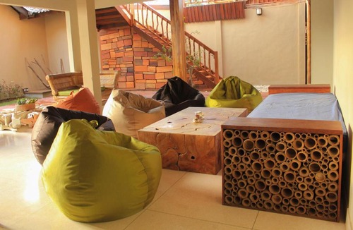 Kuta Hostel | The Livingroom Hostel