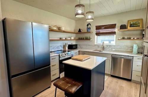 Llano House | The Llanite Casita | Tiny House | Walkable to Dwtn