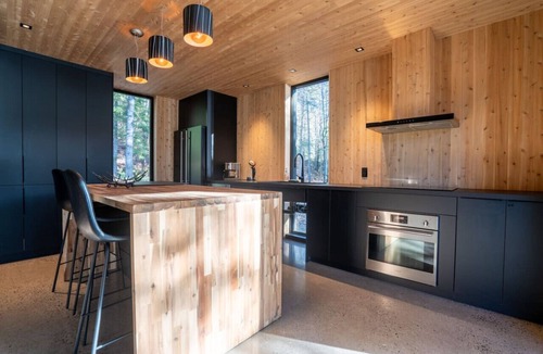 Saint-Alphonse-Rodriguez House | The LoveShack |Hot Tub | Front Lake