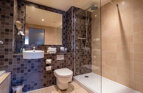 Troon Hotel | The Loans Inn