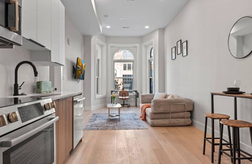 Dupont Circle Bed & Breakfast | The Lobby Residence Modern 2BR Downtown DC Dupont