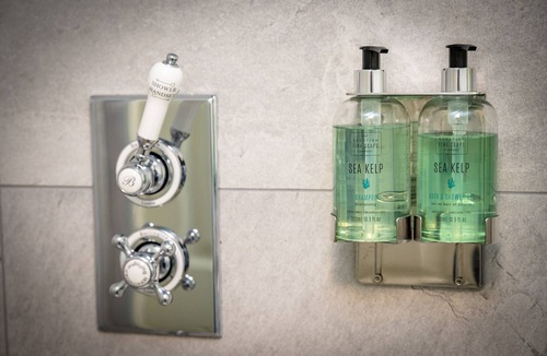 Lewiston Hotel | The Loch Ness Inn