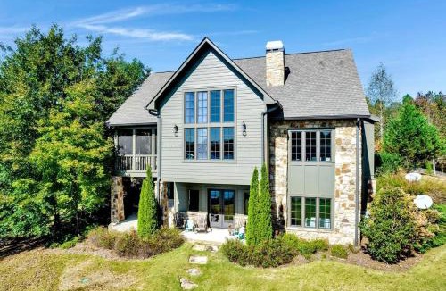Crane Hill House | The Locklyn - Smith Lake Waterfront Views with Dock