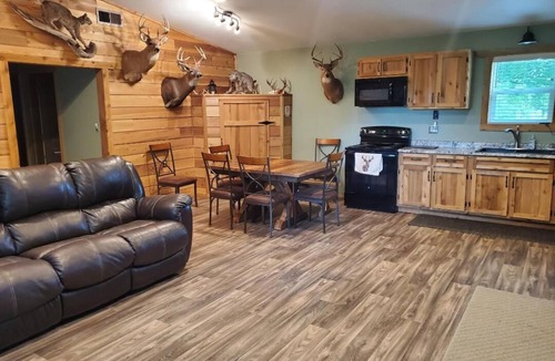 Carrollton Cabin | The Lodge at 5J Hunts