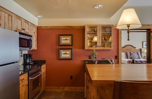 Victor Hotel | The Lodge at Bronze Buffalo Ranch