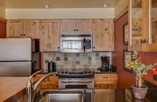 Victor Hotel | The Lodge at Bronze Buffalo Ranch