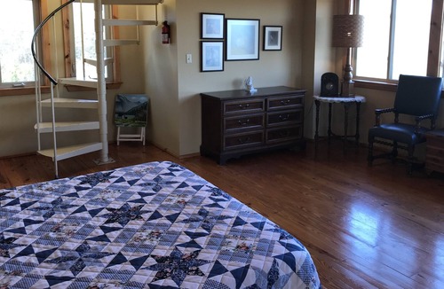 Magnet Cabin | The Lodge at Buzzard's Roost