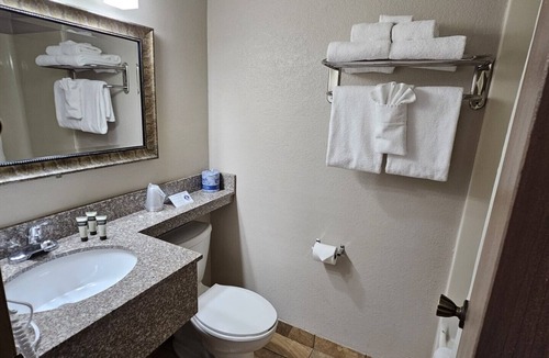 Chalk Hill Hotel | The Lodge at Chalk Hill