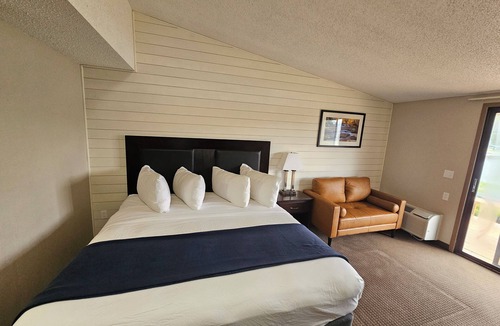 Chalk Hill Hotel | The Lodge at Chalk Hill