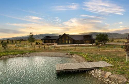 Livingston House | The Lodge at Elbow Creek