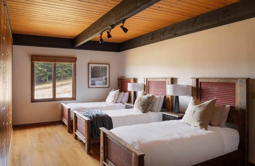 Bozeman Cabin | The Lodge at Four Peaks Ranch