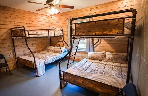 Fort Cobb Cabin | The Lodge at Fort Cobb Lake located on 10 private acres. 2 miles from the lake